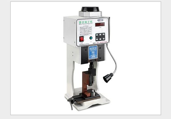 máquina que prensa semi automática 0.65kw/H del terminal de 3T DC