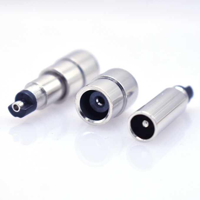 Enchufe de corriente continua y adaptador de conector para carga y conector 0