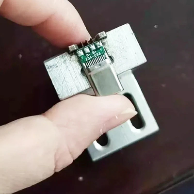 Suministros de la fábrica Semi-Auto USB C Cápel de carga rápida de datos cable de alambre máquina de soldadura automática completa