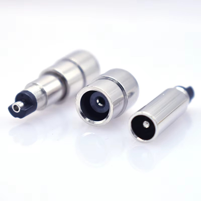 Enchufe de corriente continua y adaptador de conector para carga y conector