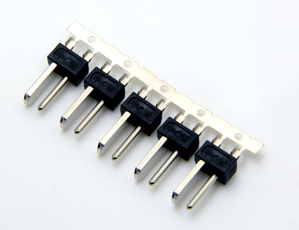 Conector de conexión DC con remachado continuo sin presión para conexión de conexión DC masculina